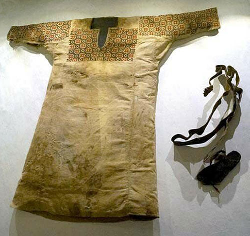 Lebanese 13th-century mummies in cross-stitch embroidered tunics