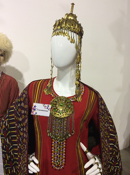 Turkmen national clothing