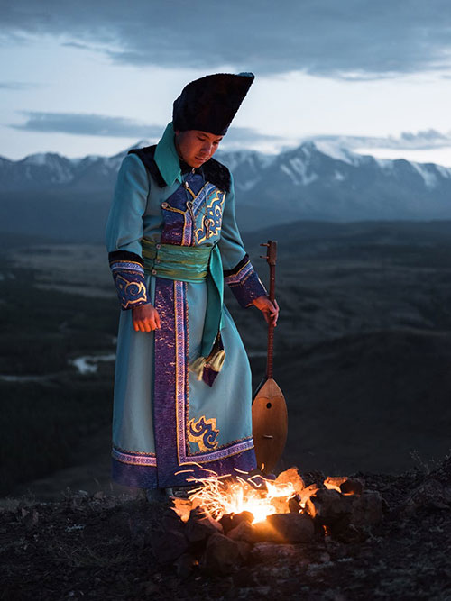 Male traditional attire of Tibet