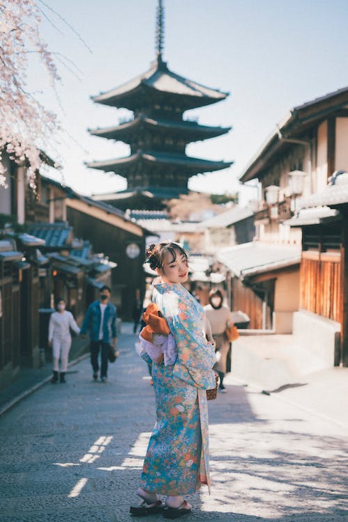 Modern female Japanese kimono ideas