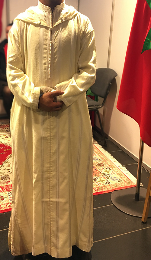 Moroccan djellaba – cute traditional robe with pointed hood